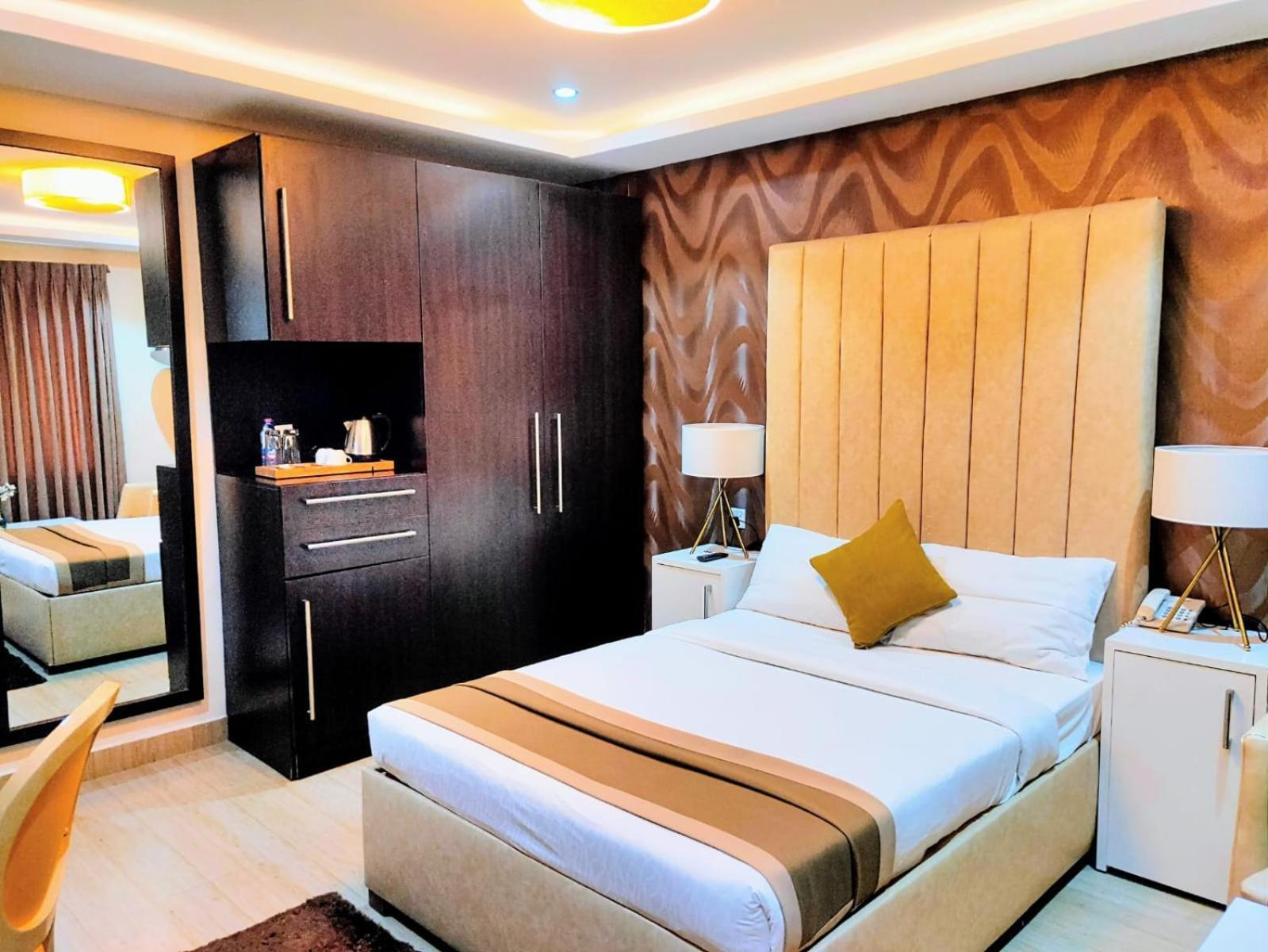 The Cabin Hotel Accra Exterior photo