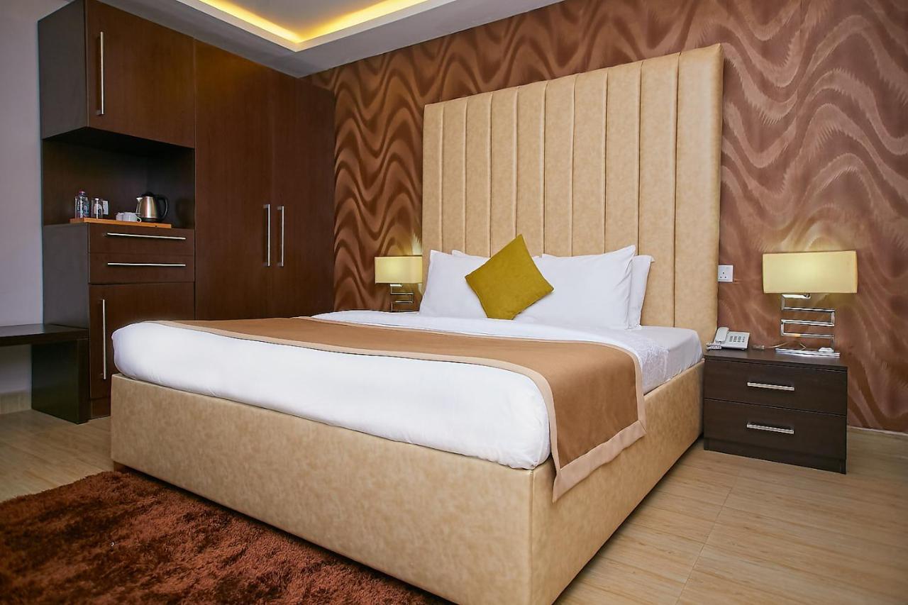 The Cabin Hotel Accra Exterior photo